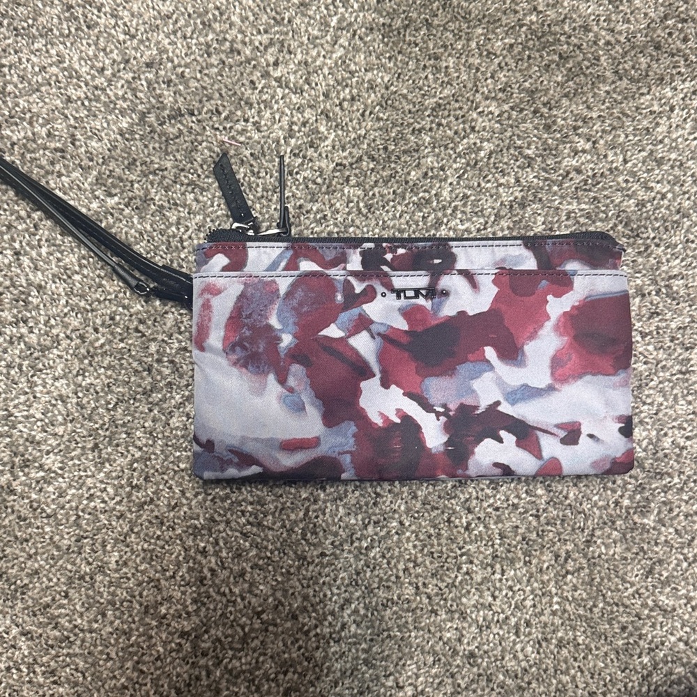 Tumi Voyageur double zip wristlet nylon floral
